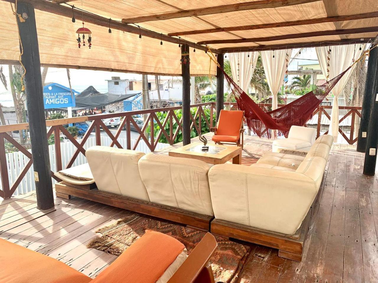 Casa De Olas Surf & Club